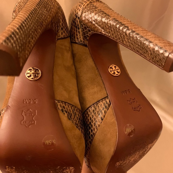 Vivian T Strap Heel - Picture 6 of 8